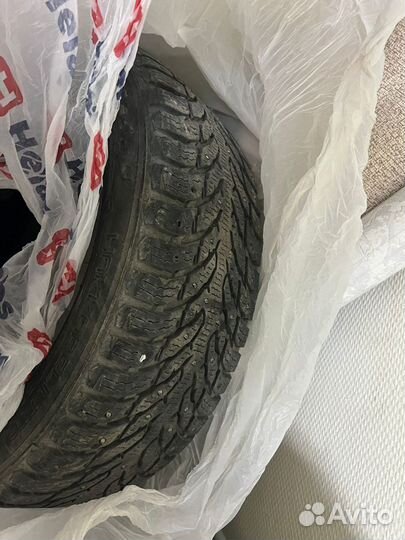 Nokian Tyres Hakkapeliitta 9 SUV 215/55 R18 106T