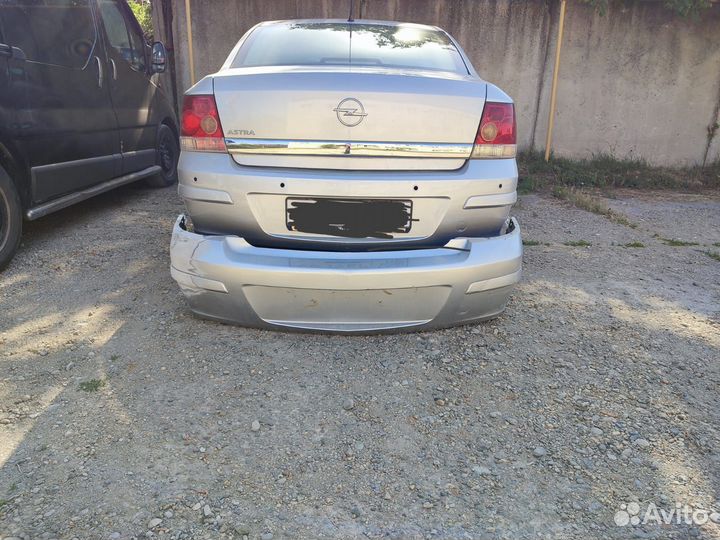 Задний бампер на Opel astra h