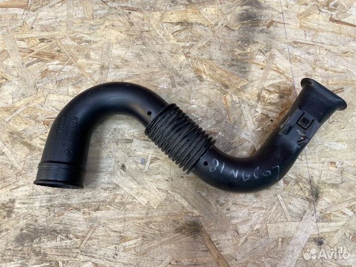 Патрубок воздушного фильтра Renault Logan