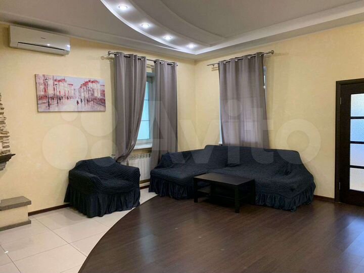 Дом 300 м² на участке 10 сот.