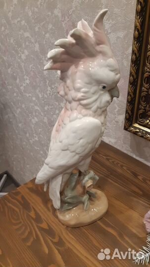 Фарфоровый попугай Royal Dux