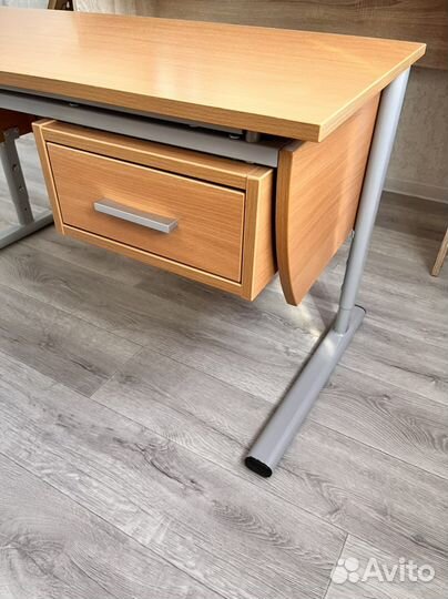 Письменный стол растущий