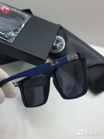 Солнцезащитные очки Ray Ban