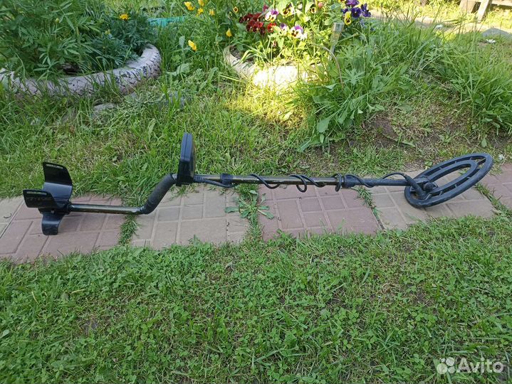 Металлоискатель Fisher f22