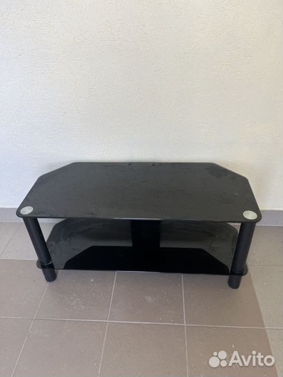 Стеклянная тумба под тв