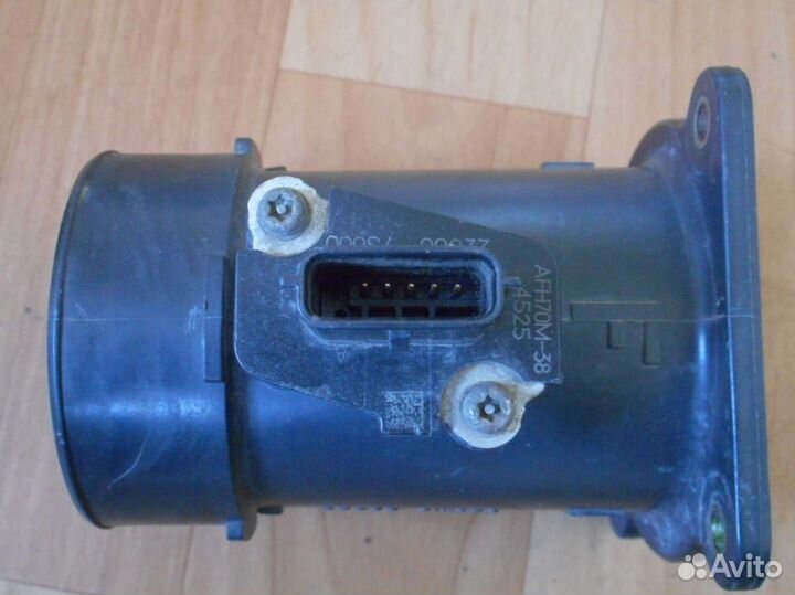 Расходомер воздуха (массметр) Nissan Almera (00-06