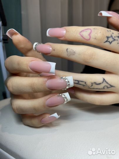 Маникюр модель