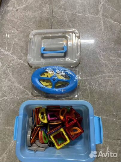 Конструктор магнитный 88 деталей новый