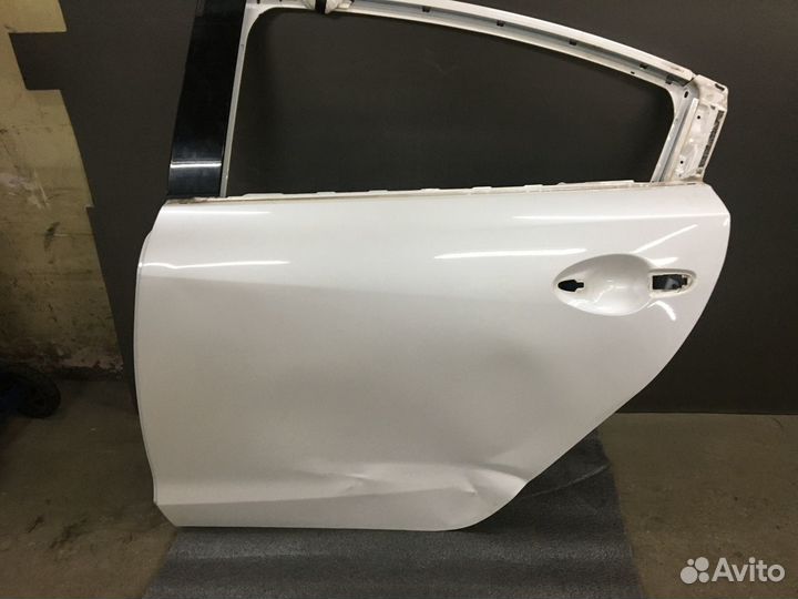 Дверь Мазда6