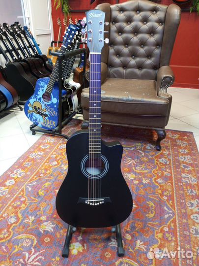 Гитара акустическая с дефектом