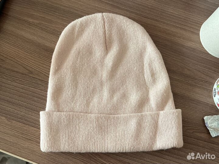 Женская шапка