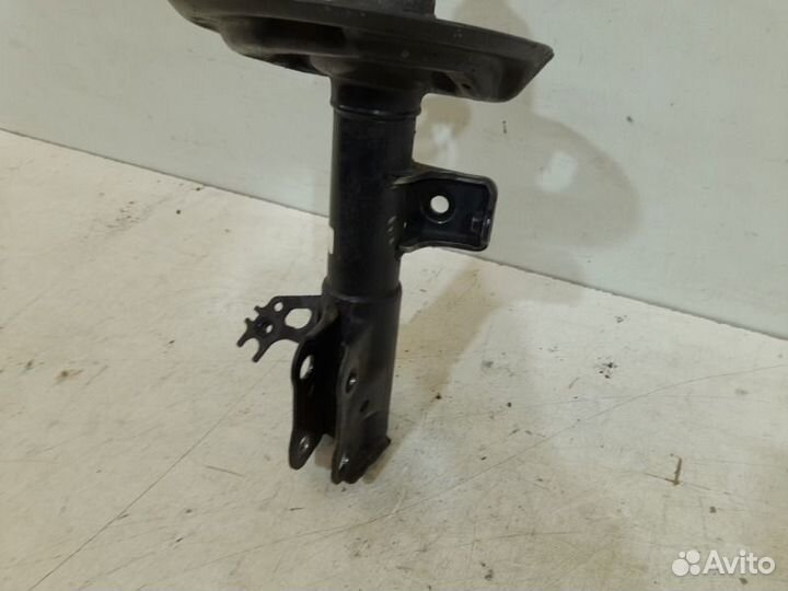 Амортизатор передний левый Toyota Camry V70 2018