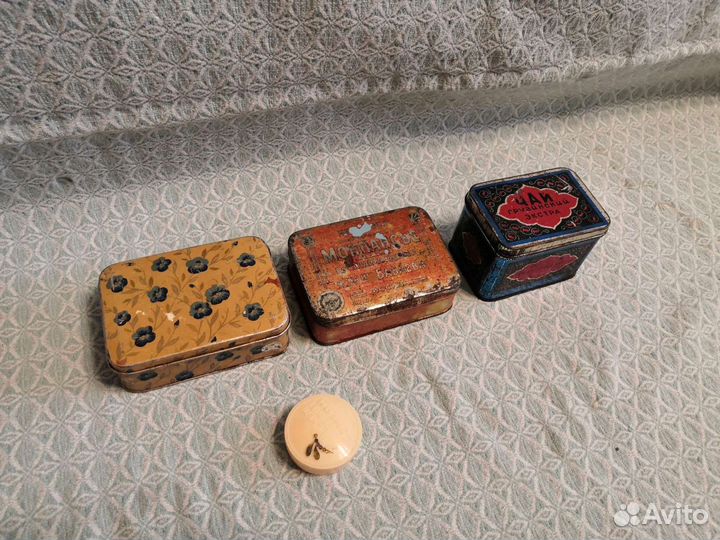 Коробочки монпансье, чая