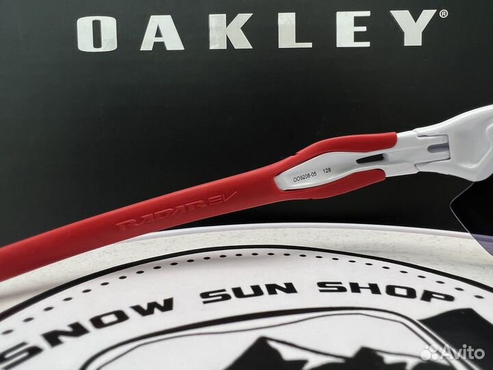 Солнцезащитные очки Oakley Radar EV Path Wht Road