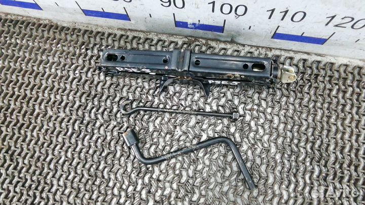 Домкрат на Peugeot 406