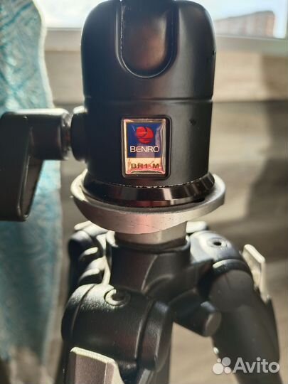 Штатив Manfrotto 190 xdb + голова Benro BH1-M