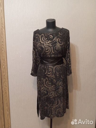 Нарядное женское платье