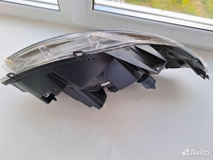 Фара RenaultSandero левая