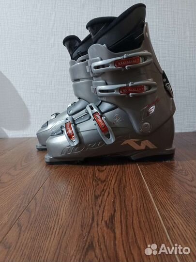 Горнолыжные ботинки