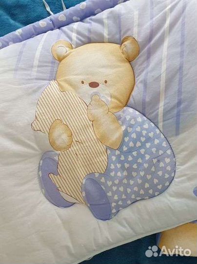 Бортики и принадлежности в кроватку