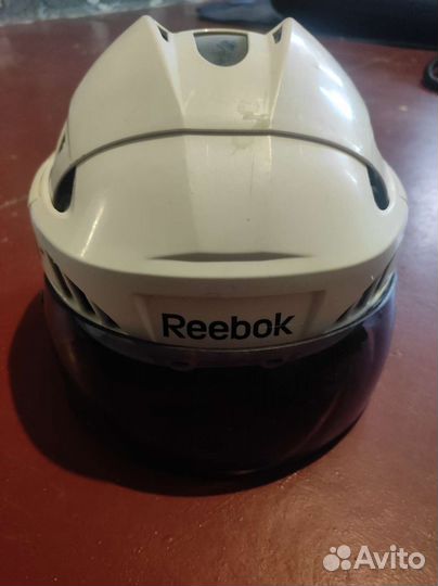 Хоккейный шлем