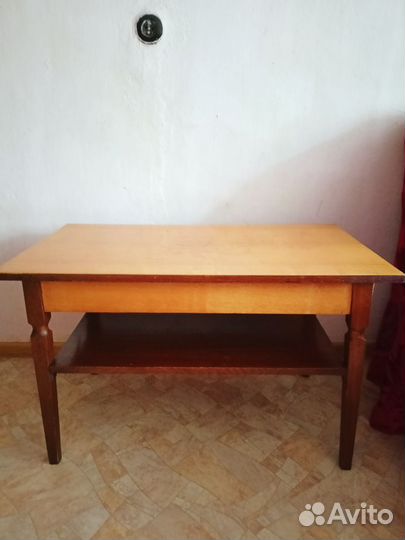 Журнальный столик