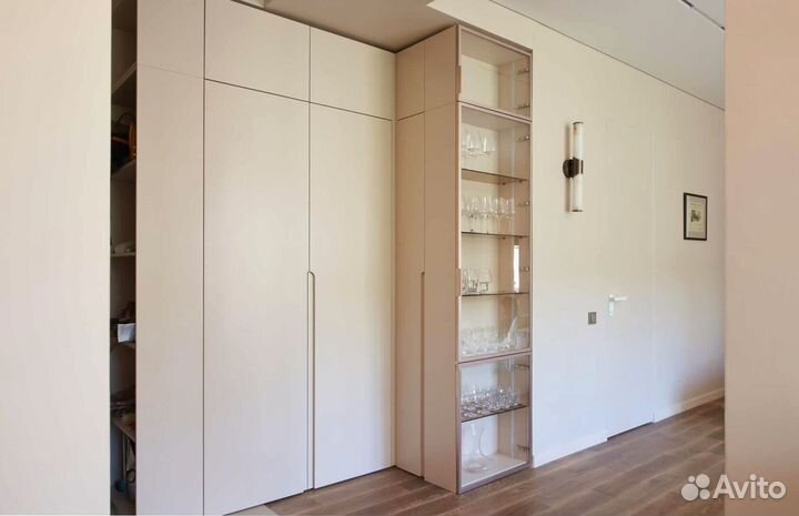 Шкаф зеркальный распашной