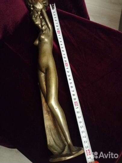 Подсвечник, девушка