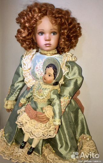 Кукла фарфоровая коллекционная