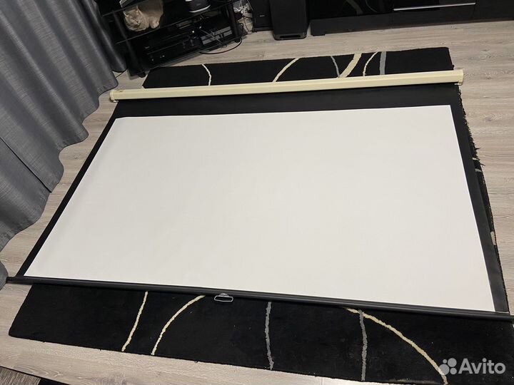 Экран Luma для проектора рулонный 106 дюймов