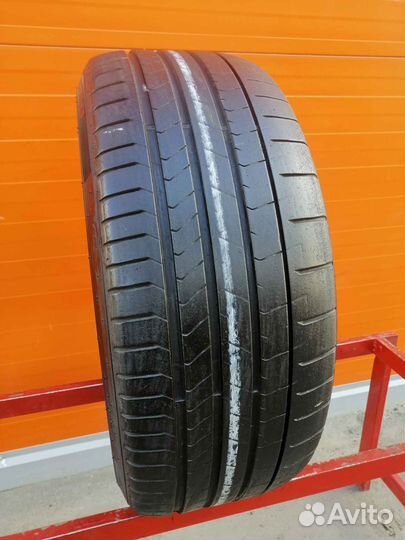Pirelli P Zero PZ4 255/35 R22 99Y