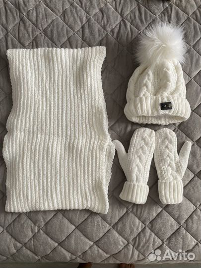 Комплект шапка и варежки