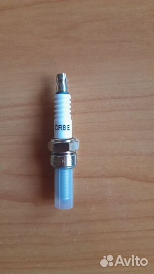Свеча зажигания CR8E