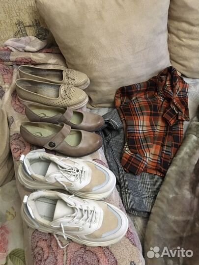 Отдам бесплатно женские вещи 48