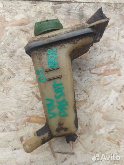 Бачок гура Фольксваген Пассат б5