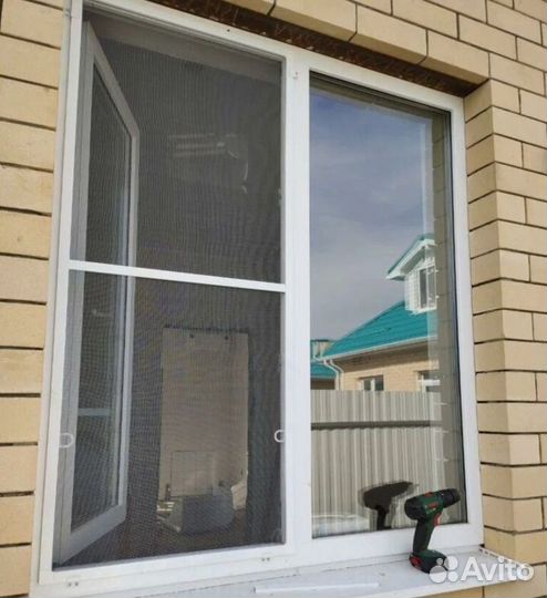 Москитные сетки на окна. Антикошка