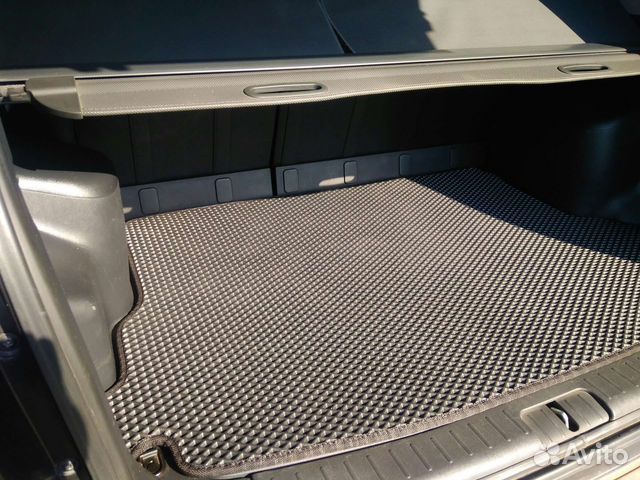 Ева в багажник автомобиля на ул. Карбышева 90