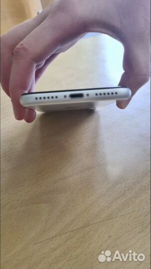 iPhone SE, 128 ГБ