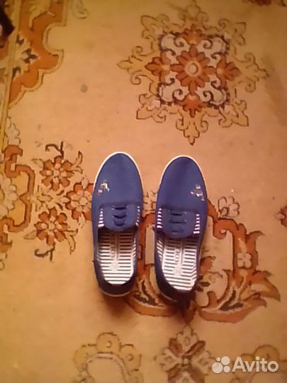Спортивная женская обувь,мало б/у