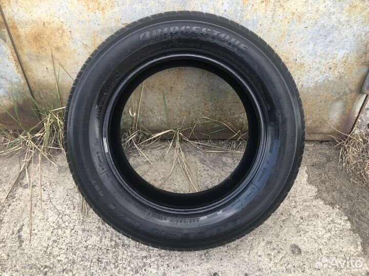 Bridgestone Dueler H/T 687 225/65 R17
