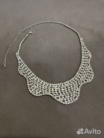 Колье со стразами