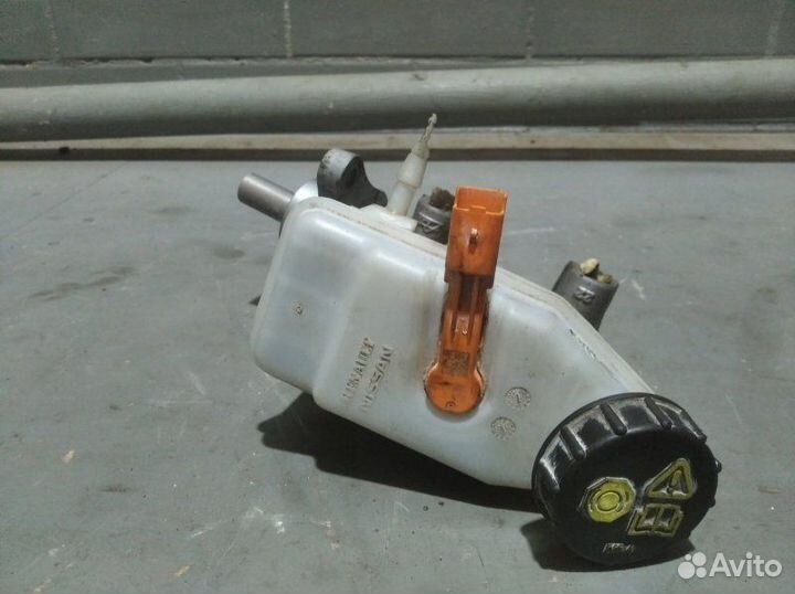 Главный тормозной цилиндр Nissan Almera седан 1.6