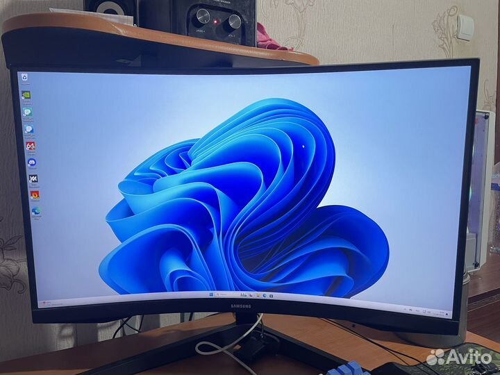 Samsung Odyssey G5 c27g55tqwi (2k 144гц)