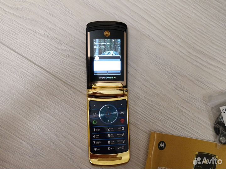 Motorola RAZR2 V8, 2 ГБ