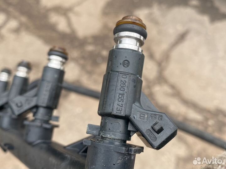 Топливная рампа всборе VAG 1.4-1.6 030133319L