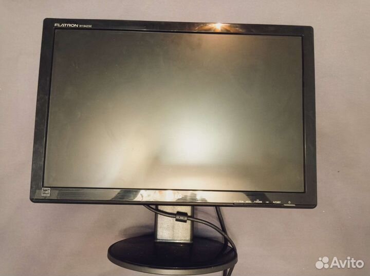 Монитор LG flatron W 1942 SE