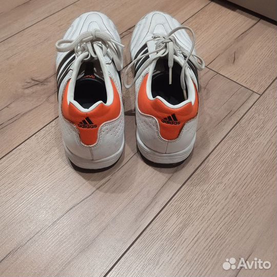 Бутсы сороконожки Adidas