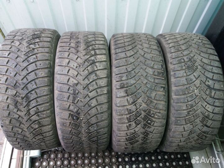 Michelin X-Ice North 215/55 R16
