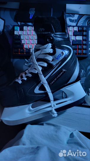 Коньки хоккейные 41 размер