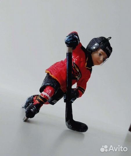 Сувениры. Фигурка спортсмена. Талисман хк